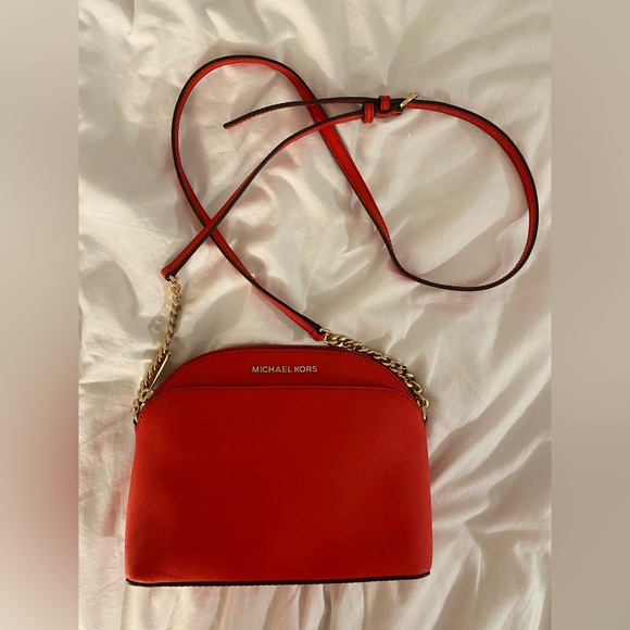 Read Michael Kors purse - Picture 1 of 1
